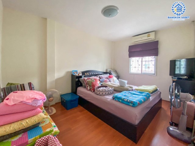 ******ทาวน์เฮ้าส์มือสองย่านนนทบุรี ม.ไลโอ วงแหวน-ปิ่นเกล้า จากแบรนด์ลลิล บนเนื้อที่ 17.1 ตร.ว. ฟังก์ชัน 3 ห้องนอน 2 ห้องน้ำ 1 ที่จอดรถ แถมฟรี! 2 เครื่องปรับอากาศ 2 เครื่องทำน้ำอุ่น 1 เครื่องดูดควัน บ้านพร้อมอยู่ บิวท์อินครัว มีโรงรถ เชื่อมต่อถ.กาญจนาภิเษก ถ.รัตนาธิเบศร์ ใกล้เซ็นทรัลเวสต์เกต